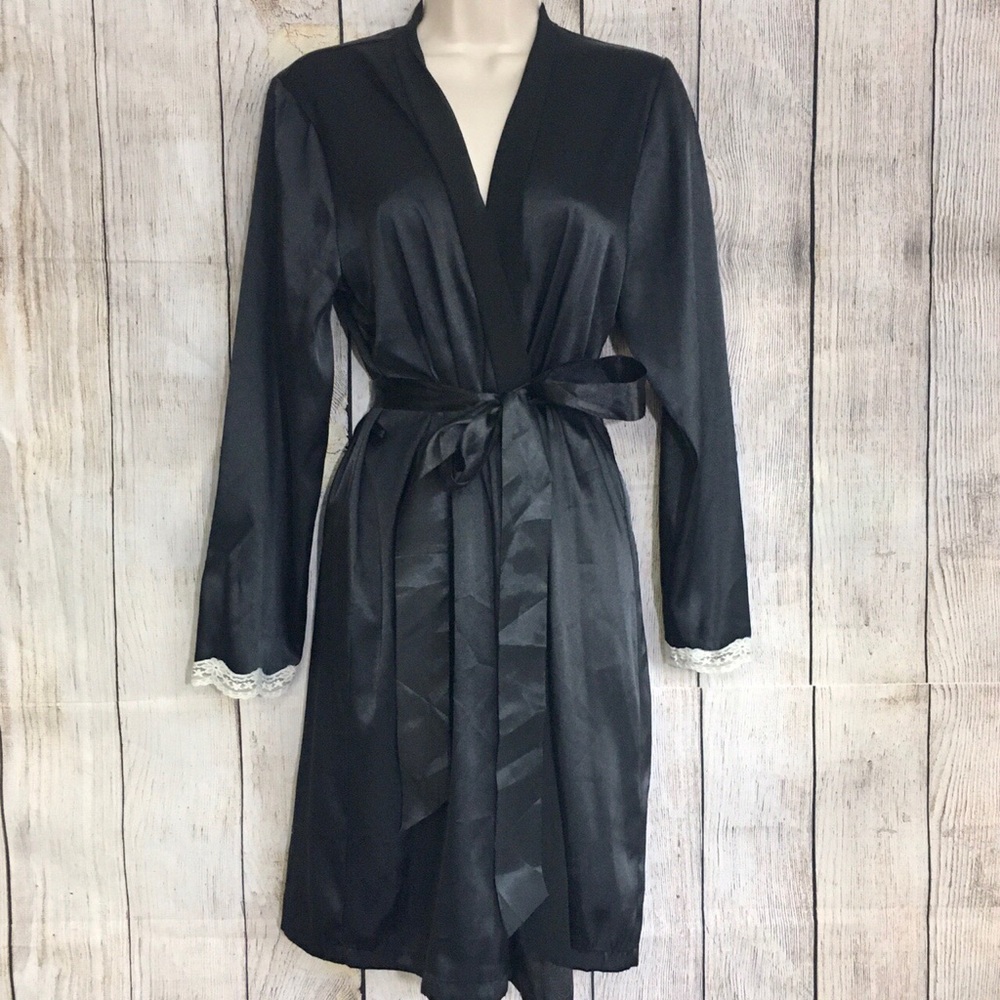 Apt 9 black robe , m